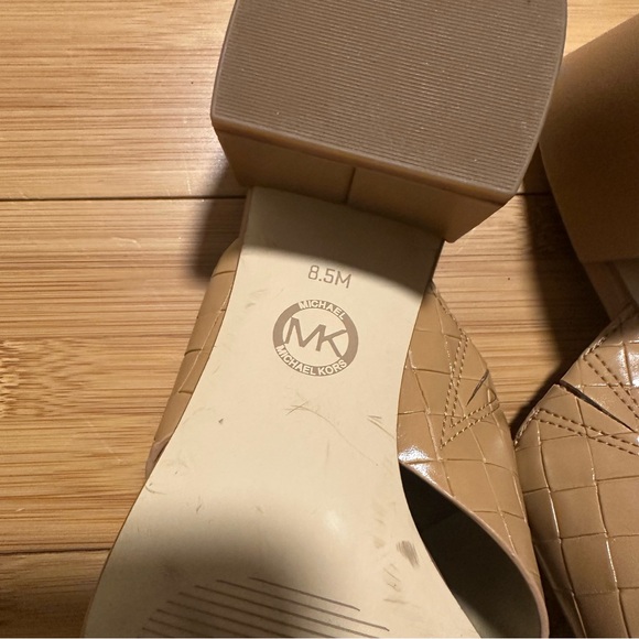 Michael Kors Abbott Mule Faux weave/ faux Leather Size 8.5 - Picture 4 of 7